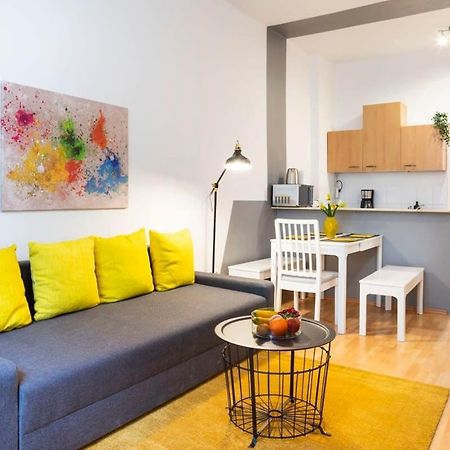 Cozy 2 Room Apartment Next To Hermannstrasse Berlín Exterior foto