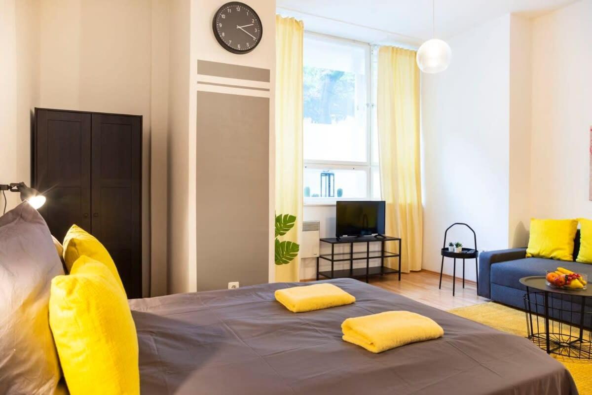 Cozy 2 Room Apartment Next To Hermannstrasse Berlín Exterior foto