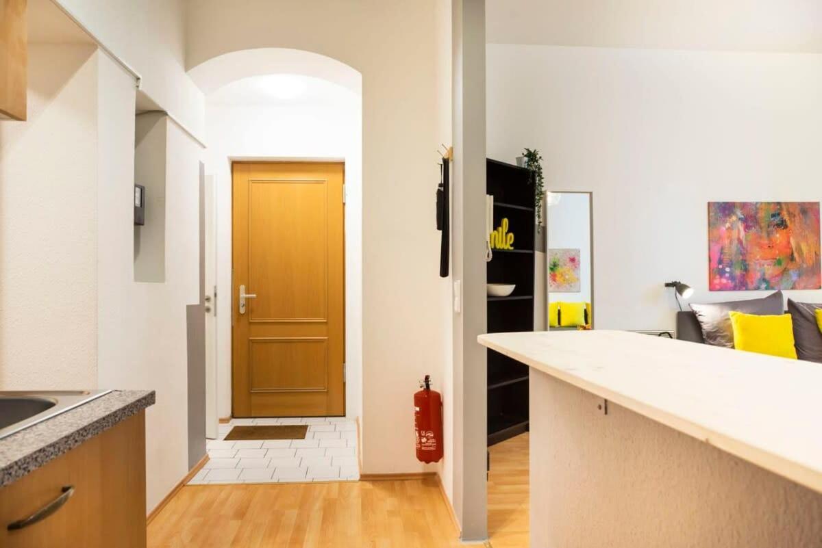 Cozy 2 Room Apartment Next To Hermannstrasse Berlín Exterior foto