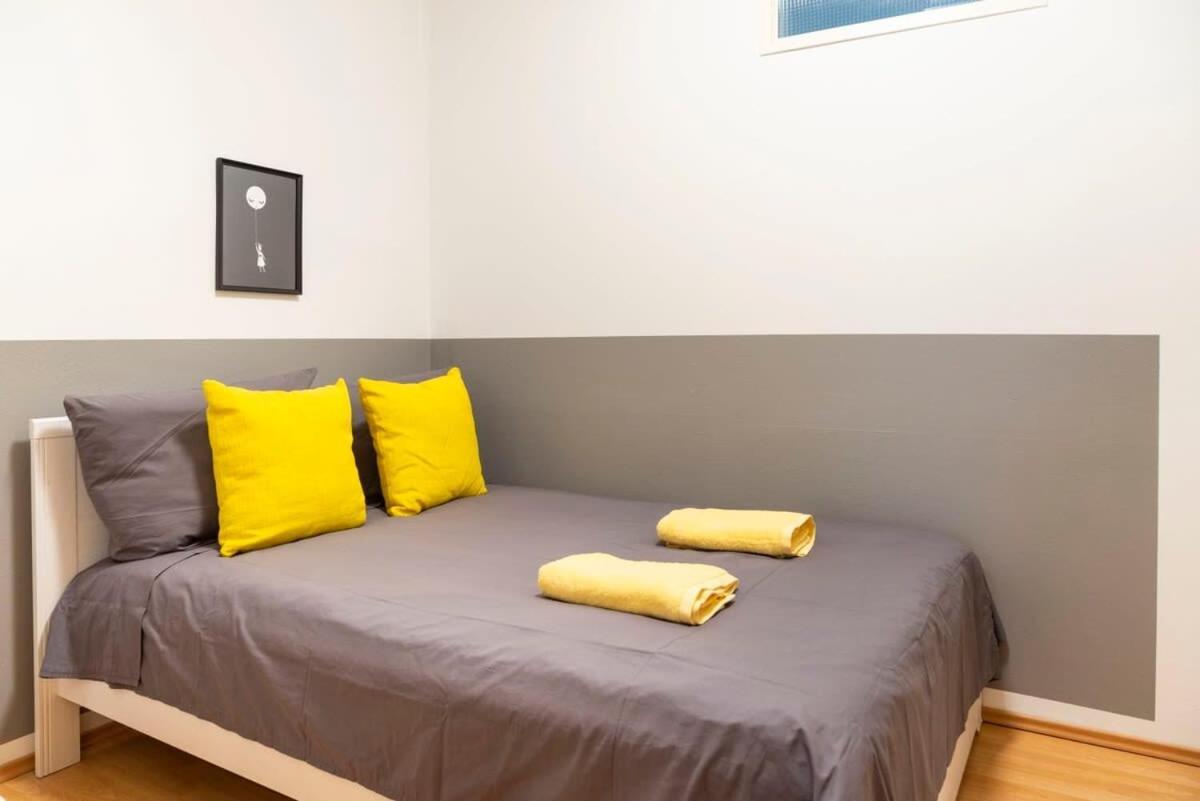 Cozy 2 Room Apartment Next To Hermannstrasse Berlín Exterior foto